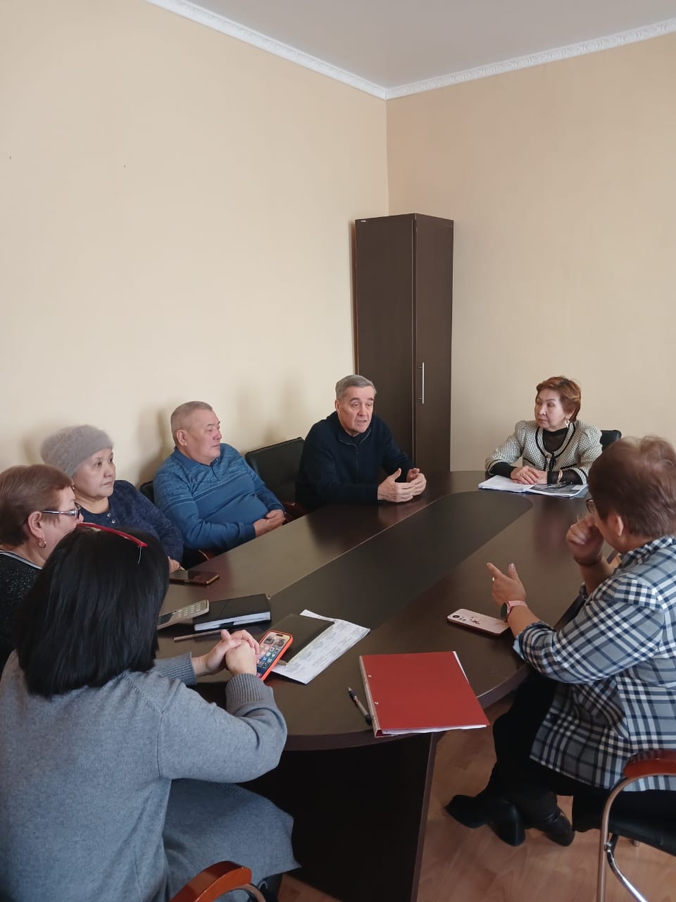 Обсуждение проекта новой Конституции членами Общественного совета района Биржан сал.