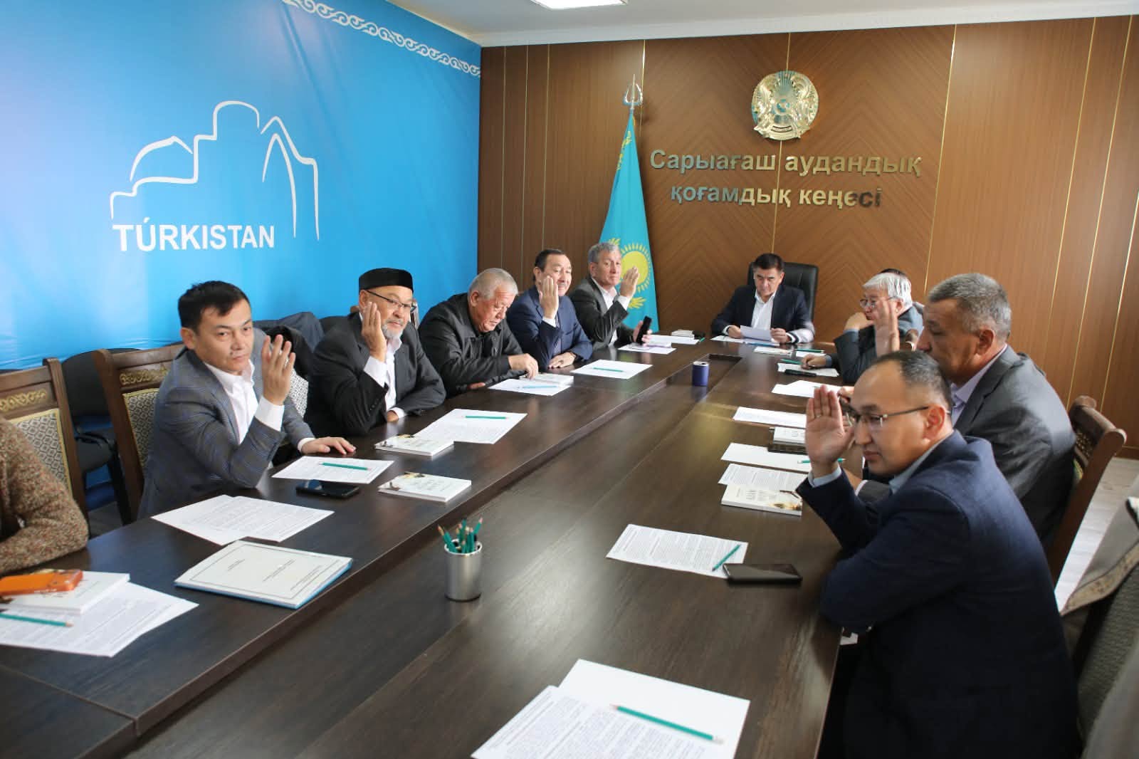 Сарыағаш аудандық қоғамдық кеңесінің кезекті отырысы өтті.