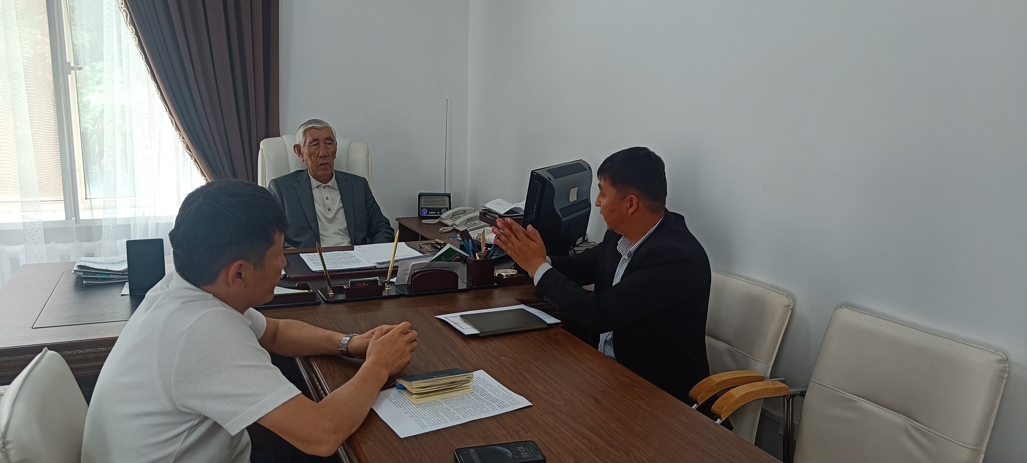 Тараз қалалық Қоғамдық кеңестің төрағасы С.Сейдәзімов қаланың №4 аумағы тұрғындарының жанайқайын шешудің басы-қасында болды