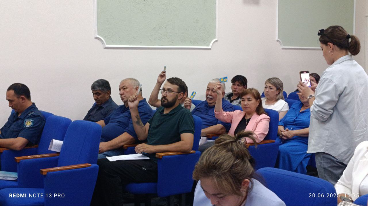 СОВЕТ, КОТОРОМУ ДОВЕРЯЮТ: ПЕРВЫЕ ШАГИ НОВОГО СОСТАВА